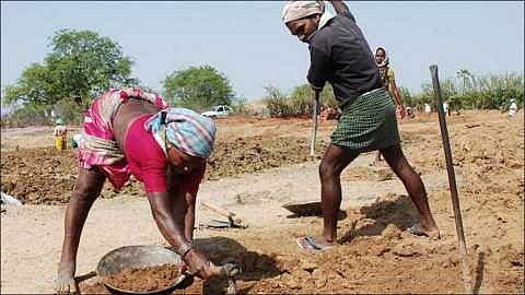 रोजगार हमी योजनेचा दोन दिवसांत आराखडा तयार करा