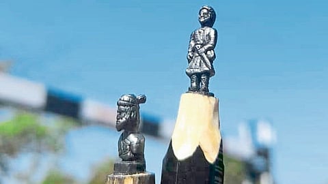 Shivaji Maharaj on pencil; Hrishikesh Wavre's micro art