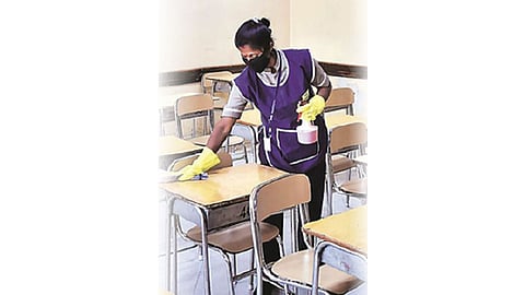 काही राज्यांमध्ये आजपासून शाळा सुरू; संसर्गामुळे पालकांची अद्यापही तयारी नाही