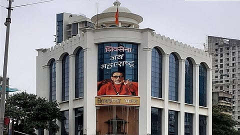 मोठी बातमी - शिवसेना भवन आता शिवसैनिकांसाठी काही दिवस बंद, कारण आहे..