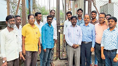 Mobile Company Outstanding In Jaysingpur Tower Sealdah Kolhapur Marathi News