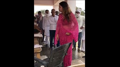 bjp leader and tiktok star sonali phogat beating up government committee member video viral