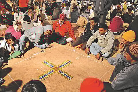 dice gaming is still going on