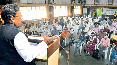 Agitations to overthrow the central government: Vinod Tawde