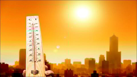 गुजरात तापले, निवडणुकांवर अनिश्चिततेचे सावट