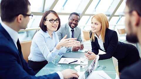 tips for body language while communicating in your office Marathi article