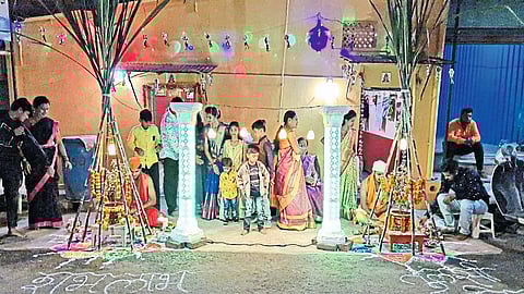 Community Tulsi Marriages In More Than Two Hundred Houses At The Same Time In Ichalkaranji Kolhapur Marathi News