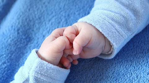 pune twin babies found at pashan lake mother father caught by police