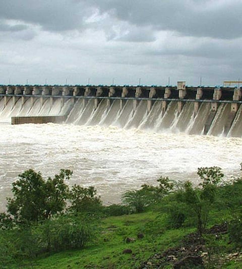 उजनी आले 65 टक्यांवर
