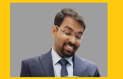 Akola Shegaon News Studying for eight hours every day for three years in a row is the secret of Abhijeet's success, Shegaon flag in Central Public Service Commission exams