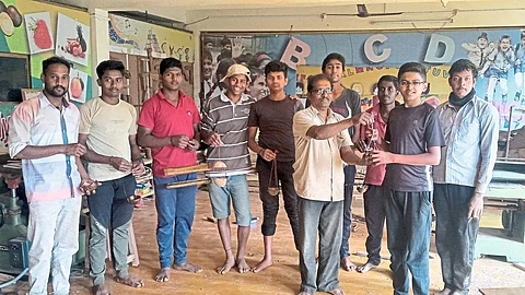 Students Built Nests For Parties Kolhapur Marathi News