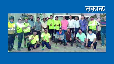 धुळे सायकलिस्टच्या १२ सायकलस्वारांनी सहाशे किमी अंतर कापले ४० तासांत