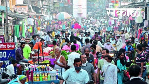 धुळ्यात धडकी भरवणारी गर्दी ! कोरोनाबाधितांची संख्या दिवसेंदिवस वाढती