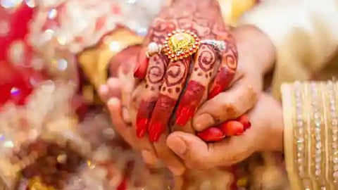 यंदा जुळून येईनात रेशीमगाठी;लॉकडाउनमुळे लग्नसोहळे रद्द