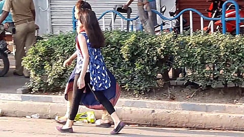 woman molest 1111.jpg