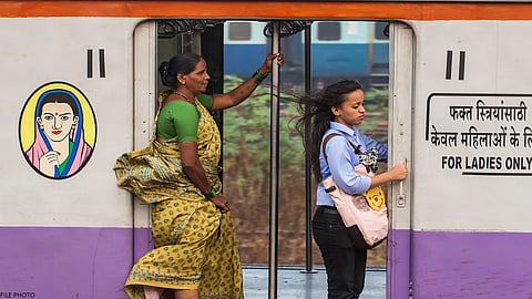 महिलांनो लोकल प्रवासादरम्यान मुलांना सोबत नेऊ नका, स्टेशनवरून परत पाठवण्यात येईल