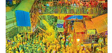 Devotees rush to Yallamma hill area of Saundati for Shakambari Purnima Yatra belgum marathi news