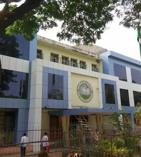 आम्ही का देऊ मुख्यमंत्री निधीला