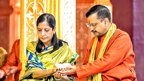Arvind Kejriwal with wife Sunita Kejriwal