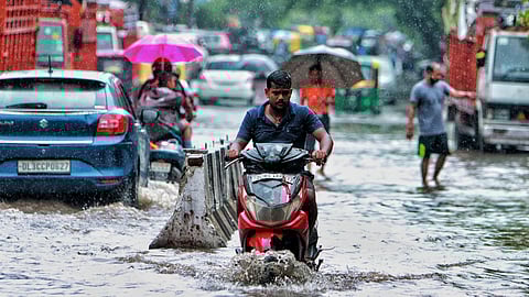 Early morning showers cool Delhi, trigger traffic and waterlogging