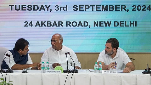Kharge, Rahul hold meeting with AICC secretaries, joint secys to strengthen organisation
