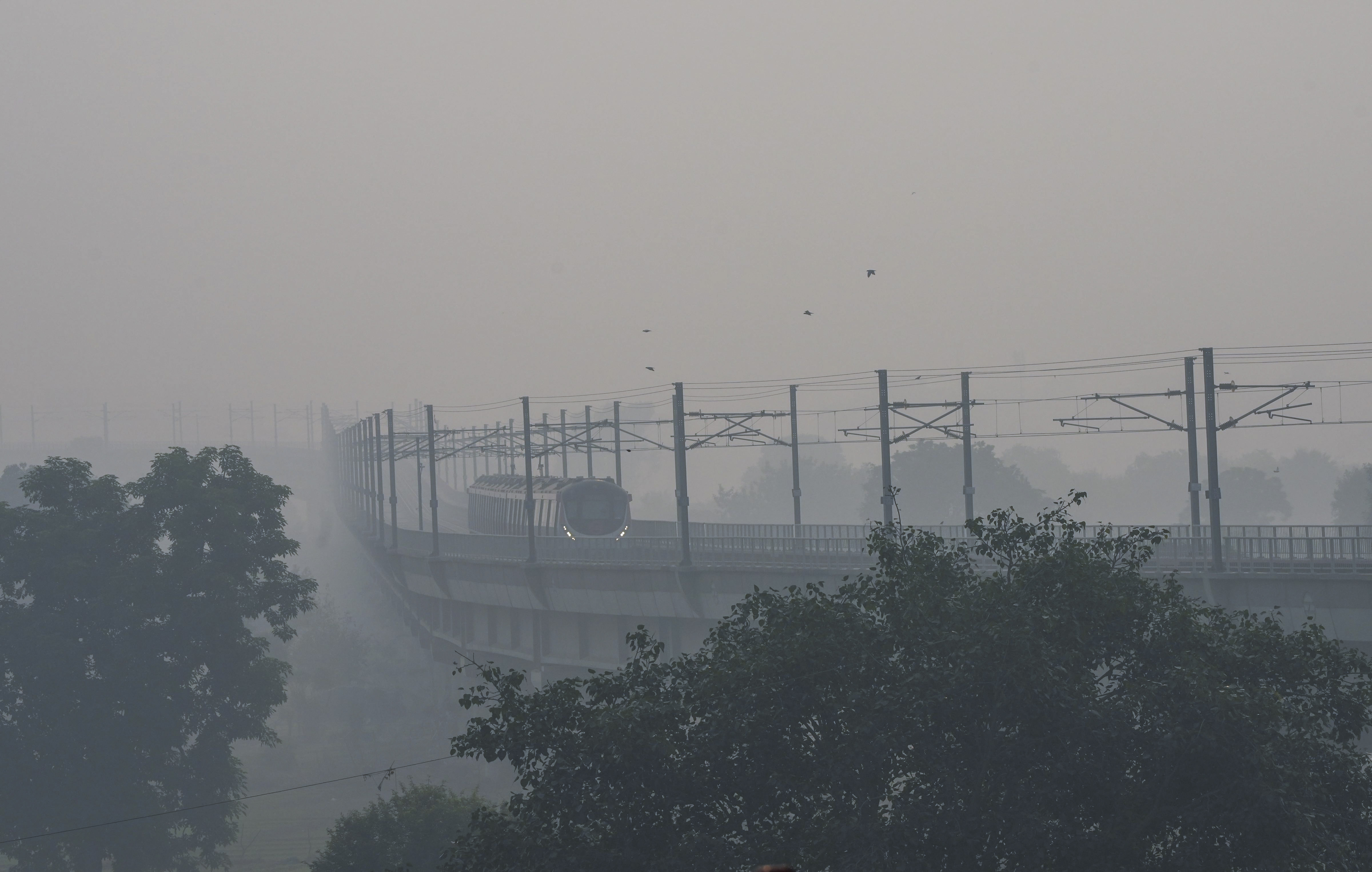 Delhi chokes under 'very poor' AQI as GRAP-III measures intensify