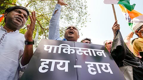 Protests erupt near the Pakistan High Commission condemning Pahalgam terror attack