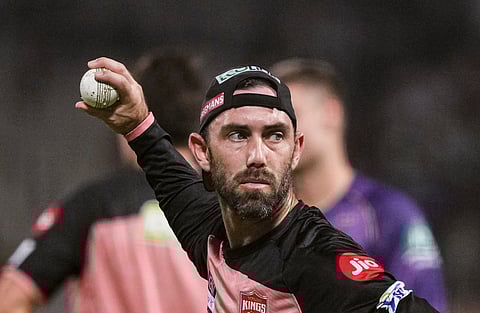 Maxwell fractures finger, "likely" out of IPL