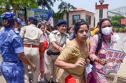 Teacher recruitment exam aspirants protest near CM Nitish's residence; police resort to lathi-charge