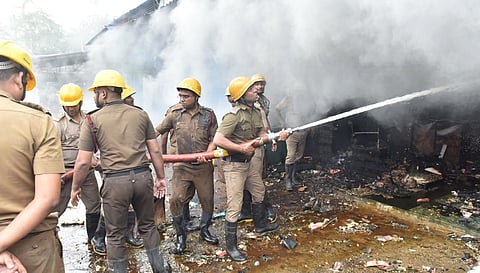 Over 1,000 shops gutted in devastating fire at Kolkata’s Khidirpur