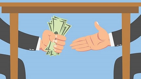 UP cop caught taking Rs 50,000 bribe in Mathura, suspended