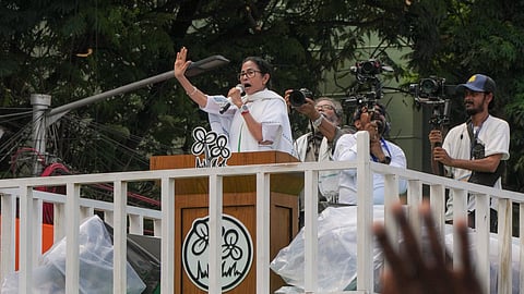 In a fiery speech, Mamata Banerjee alleges 'BJP unleashing linguistic terrorism on Bengalis'