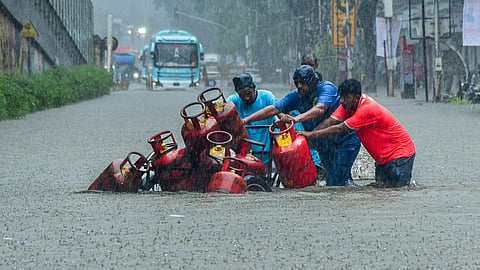 Rains wreak havoc across states; 7 killed, over 200 stranded in worst-hit Maharashtra