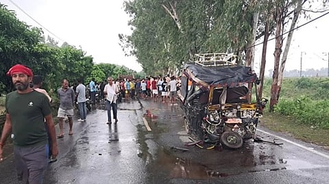 8 killed, 4 injured in head-on collision between mini-van, truck on Patna's outskirts