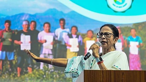 'Swasthya Sathi inclusive, not discriminatory like Ayushman Bharat', says Mamata