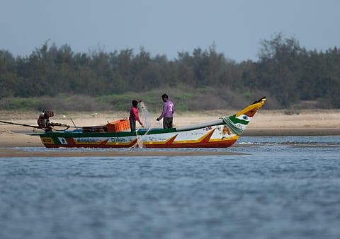 Sri Lankan navy arrests 35 Indian fishermen for illegal fishing