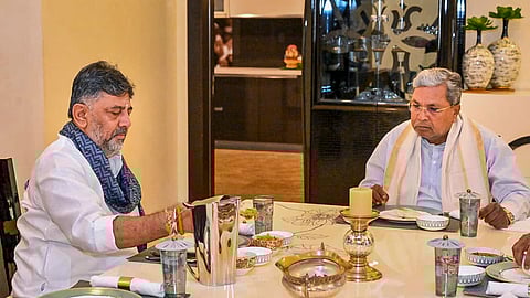 With truce on Menu, DK Shivakumar hosts Siddaramiah for second breakfast meet