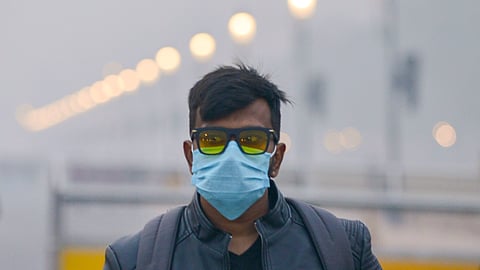 Delhi chokes | Residents report breathing issues and eye irritation as AQI deteriorates