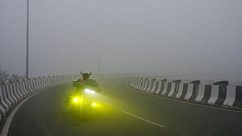 Dense fog engulfs Indo-Gangetic plains, IMD issues red alert for Delhi