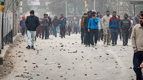 Protest turns violent in Rishikesh opposing Forest Dept's survey