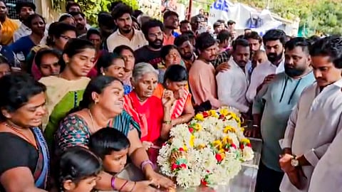 Mulling handing over Ballari firing case to CID, says K'taka Home min