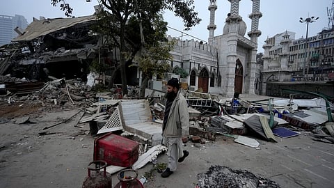 5 cops injured in clash during demolition drive near Delhi mosque; Juvenile among 5 held