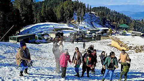 Fresh snowfall covers higher reaches of J-K’s Bhaderwah, delights tourists