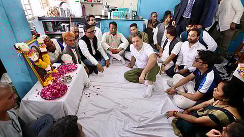Rahul meets patients, families of Indore water contamination victims