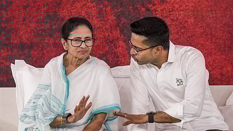 Mamata continues sit-in for second successive day over Bengal voter roll deletions