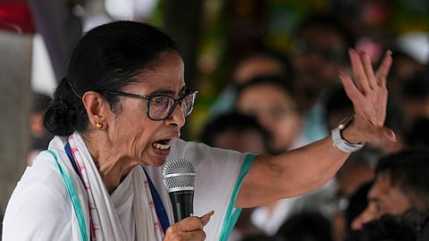 Fresh challenge for Mamata Banerjee | '20 TMC MPs in touch with BJP amid Bengal turmoil'