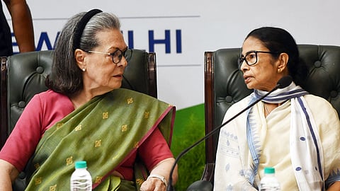 Mamata meets Sonia Gandhi, discusses strategy in the wake of exodus from Trinamool