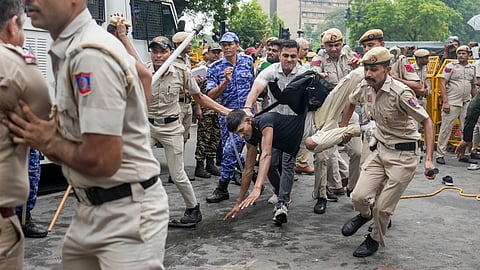 Delhi HC seeks Centre, Delhi Police response on 'excessive force usage' during CJP protest