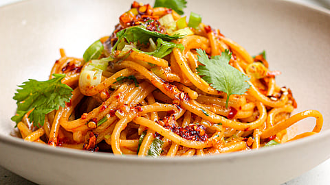 Quick Chilli Garlic Spaghetti | Sanjeev Kapoor’s simple Italian comfort bowl