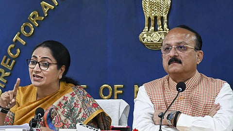 Delhi chief minister Rekha Gupta along with minister Ashish Sood addresses a press conference on the revised Delhi Solar Policy in New Delhi